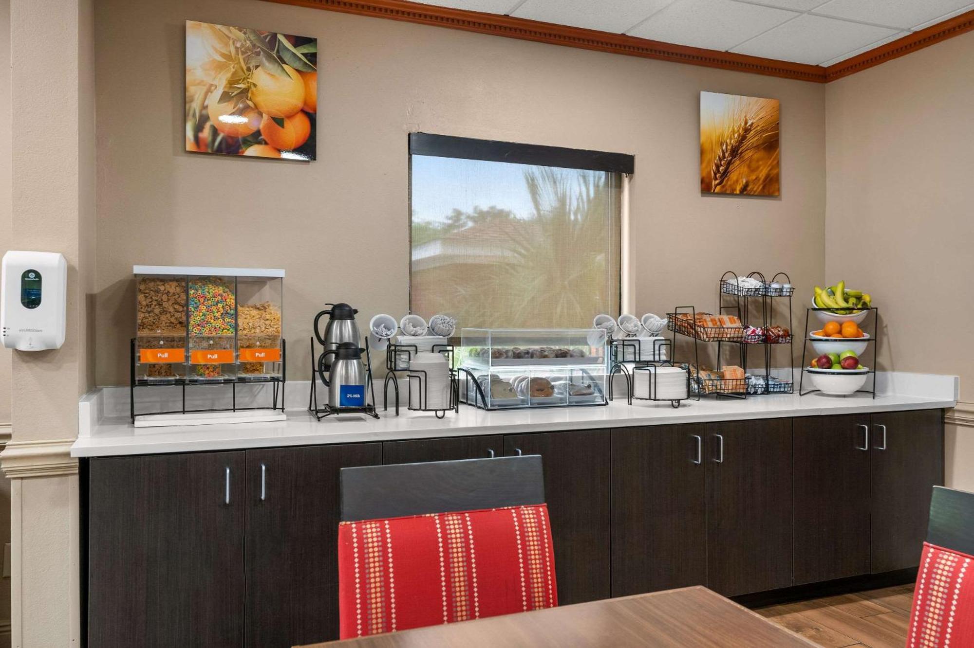 Comfort Inn & Suites Chipley I-10 Buitenkant foto